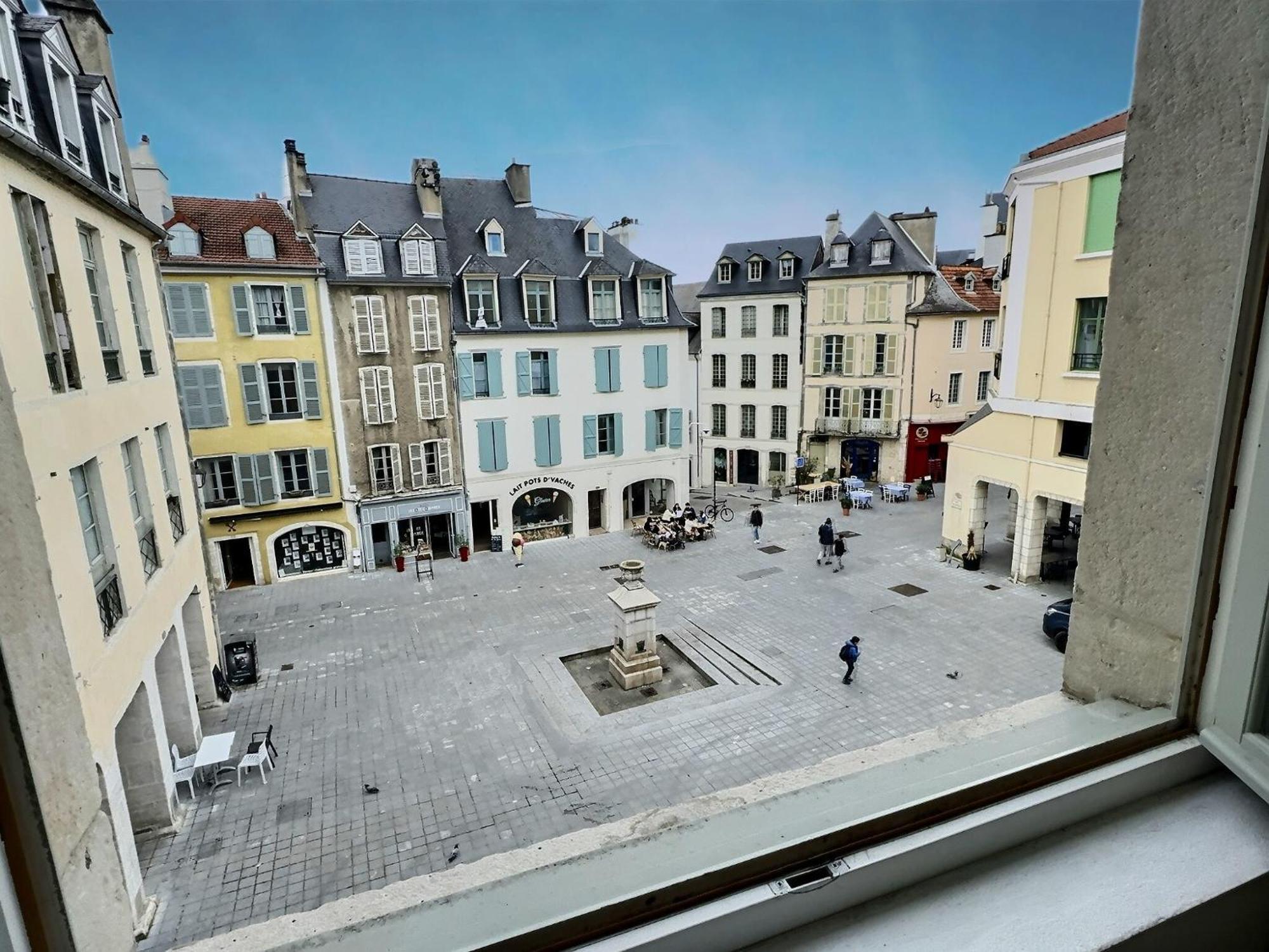 Wonderhost, Bois Et Pierre En Coeur De Ville Pau Exterior foto